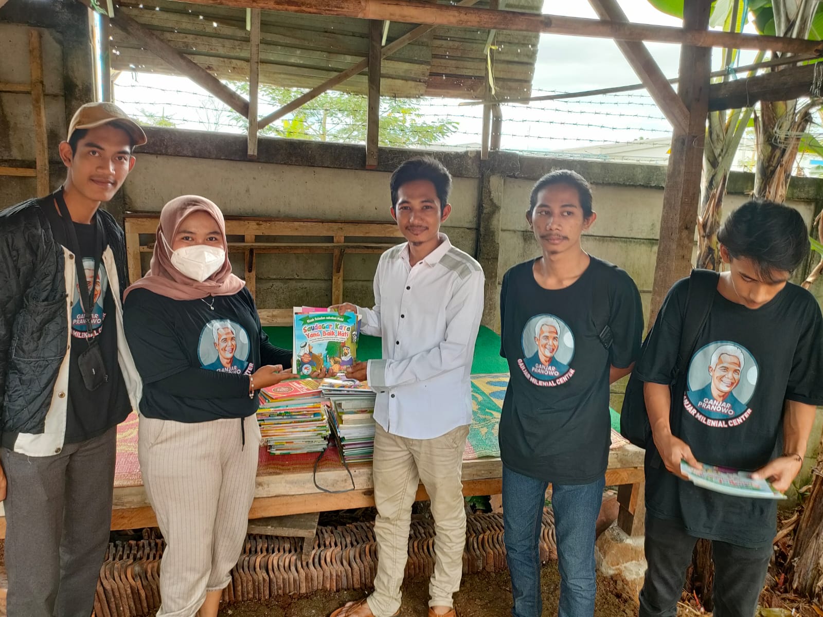 Tumbuhkan Minat Baca, GMB Salurkan 200 Buku di Banten
