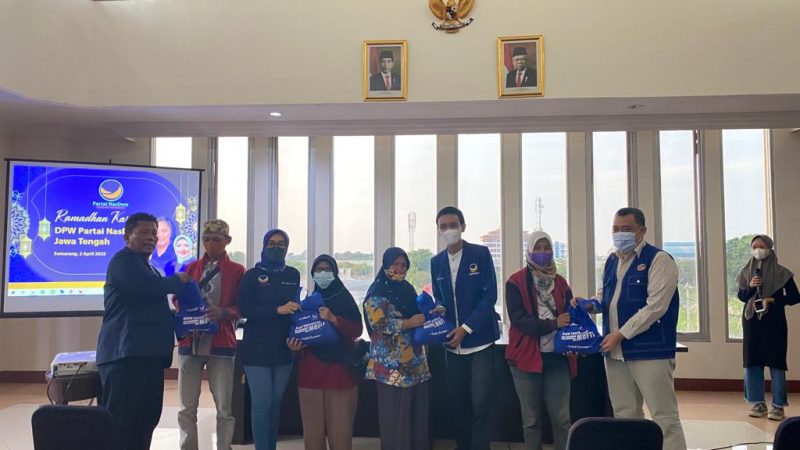 DPW NasDem Jawa Tengah menggelar Bakti Sosial di Semarang