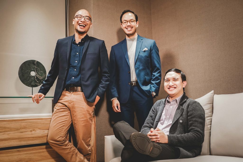 Ki-ka : Founders ALAMI : Co-Founder ALAMI Sharia Harza Sandityo, Founder ALAMI Sharia Dima Djani, Co Founder ALAMI Sharia Bembi Triawan