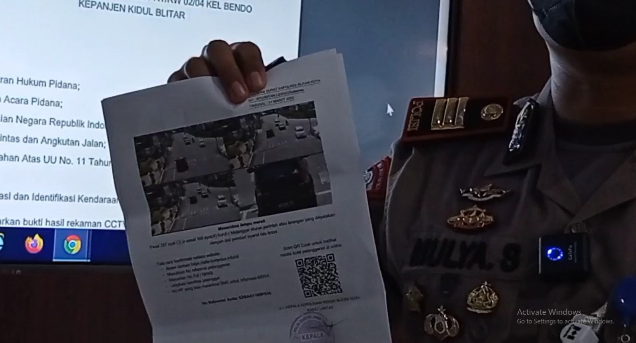 Kasat Lantas Polres Blitar Kota Ajun Komisaris Polisi (AKP) Mulya Sugiharto di Blitar Selasa (5/4/2022).