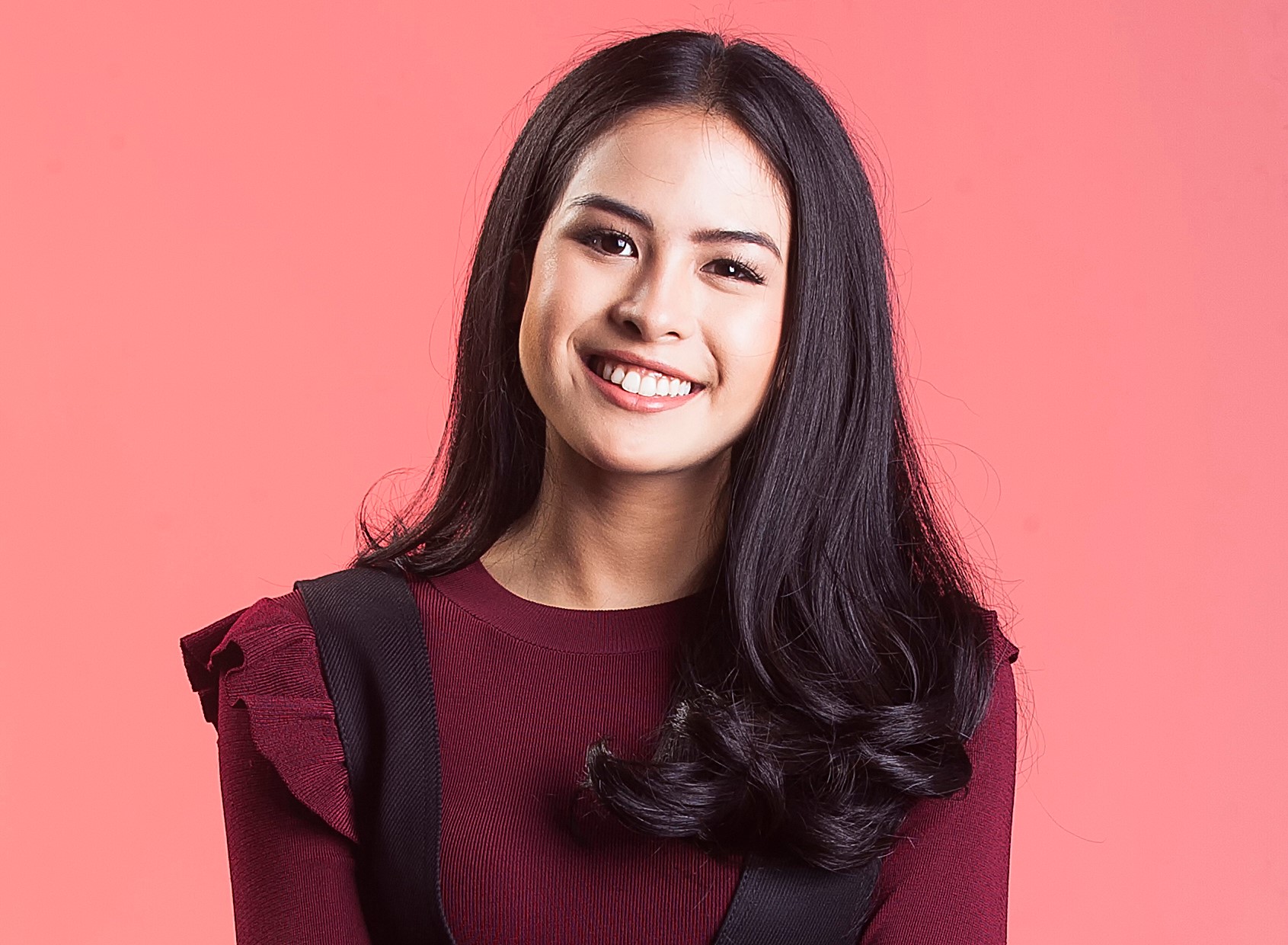 Maudy Ayunda atau Ayunda Faza Maudya saat di foto di studio foto MI, Jakarta, Sabtu (18/11)