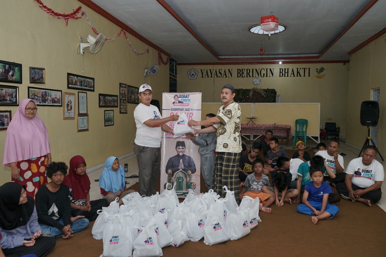 Kegiatan sosial Sobat Erick di Indramayu, Jawa Barat. 