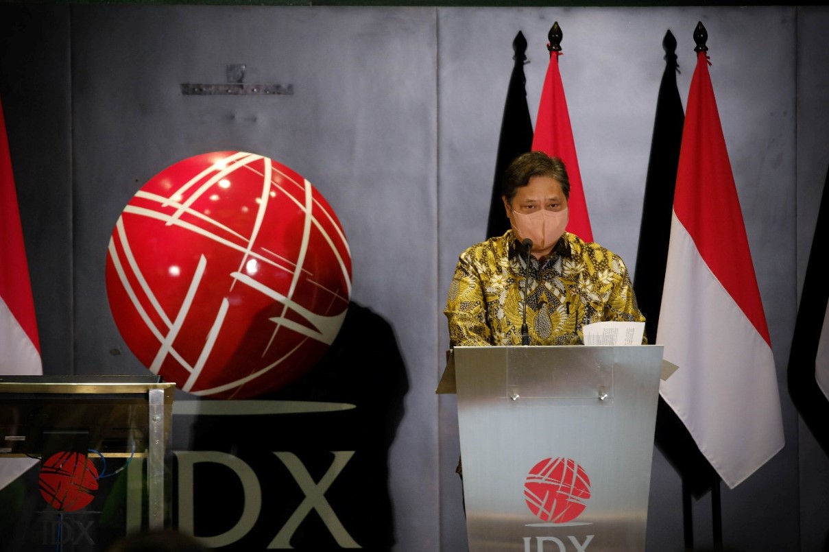 Menteri Koordinator Bidang Perekonomian Airlangga Hartarto saat memberikan sambutan dalam seremoni pencatatan perdana saham GoTo