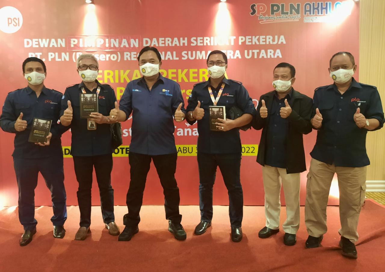 Peluncuran Buku Jaga Listrik di tanah raya karya Eko Sulistyo , Komisaris Utama PLN