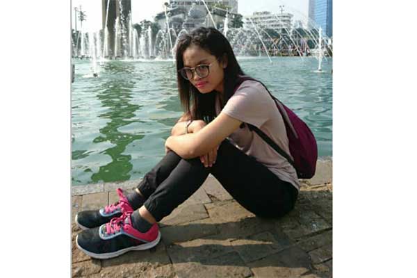 Anggota  Komunitas Low Vison New Generation, Karina. 