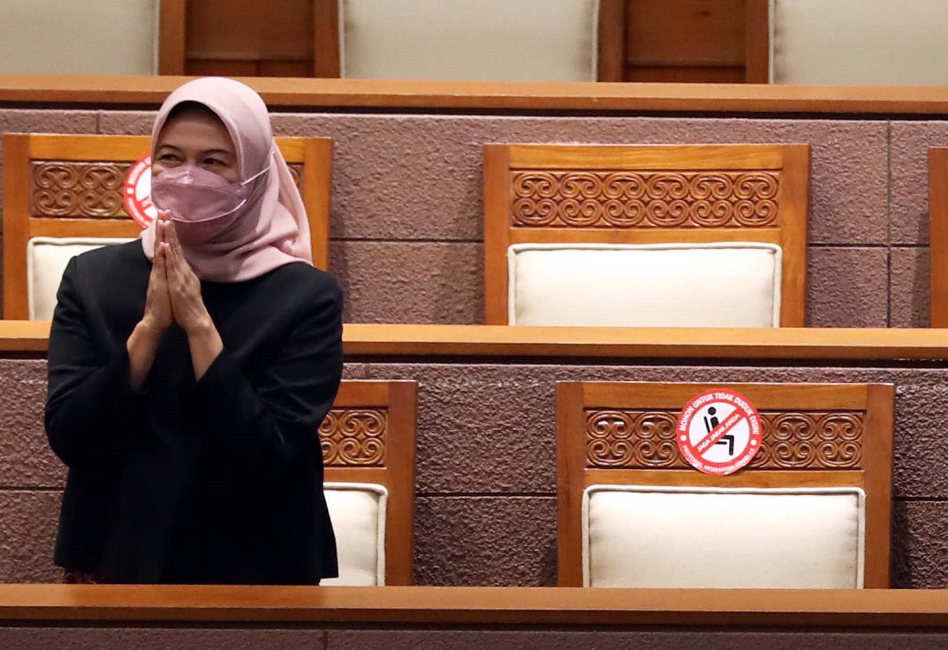 Isma Yatun saat menghadiri rapat paripurna ke-18 Masa Persidangan IV Tahun Sidang 2021-2022 di Gedung Nusantara II, Senayan, Jakarta.
