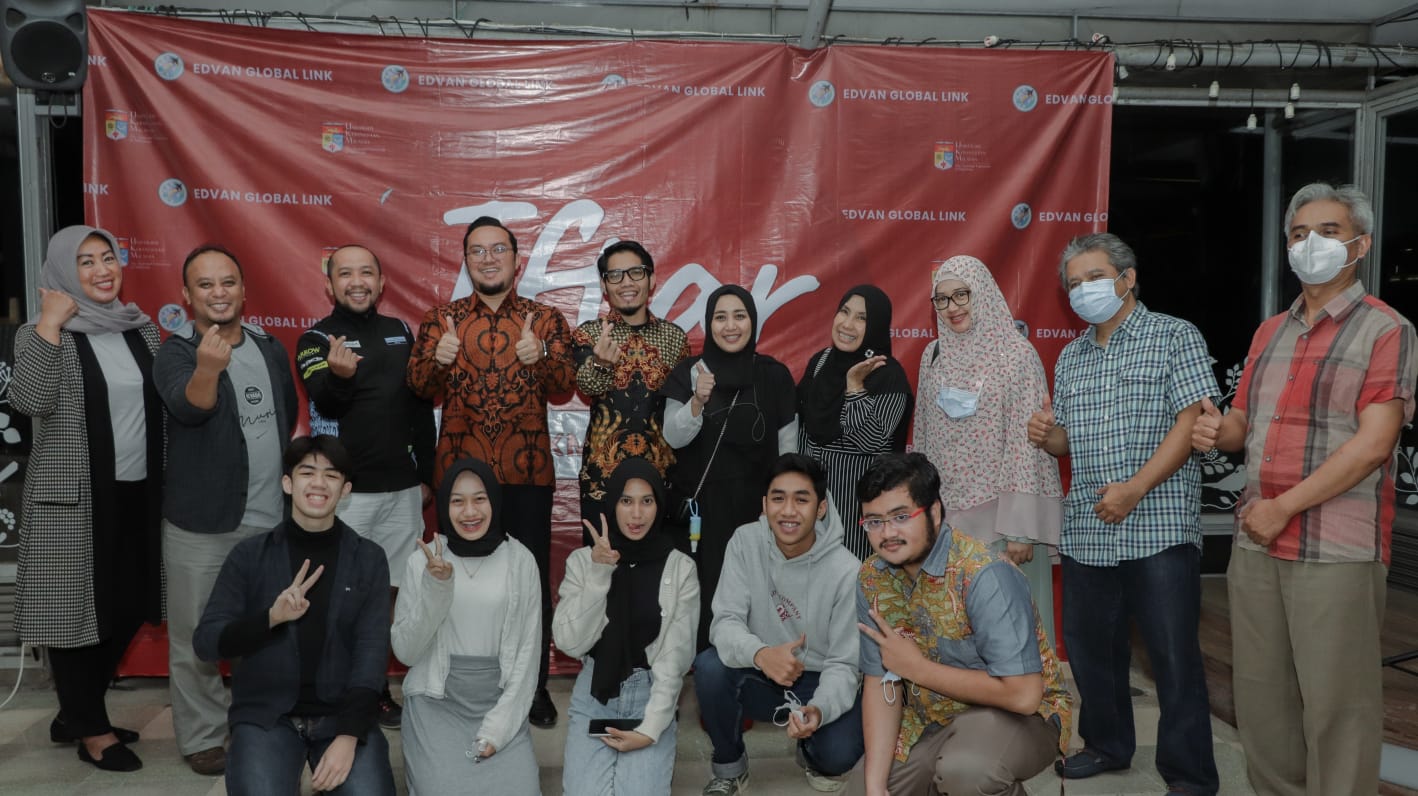  Edvan Global Link foto bersama dengan perwakilan UKM, orangtua mahasiswa double degrre kodokteran di Universitas Malaysia, 