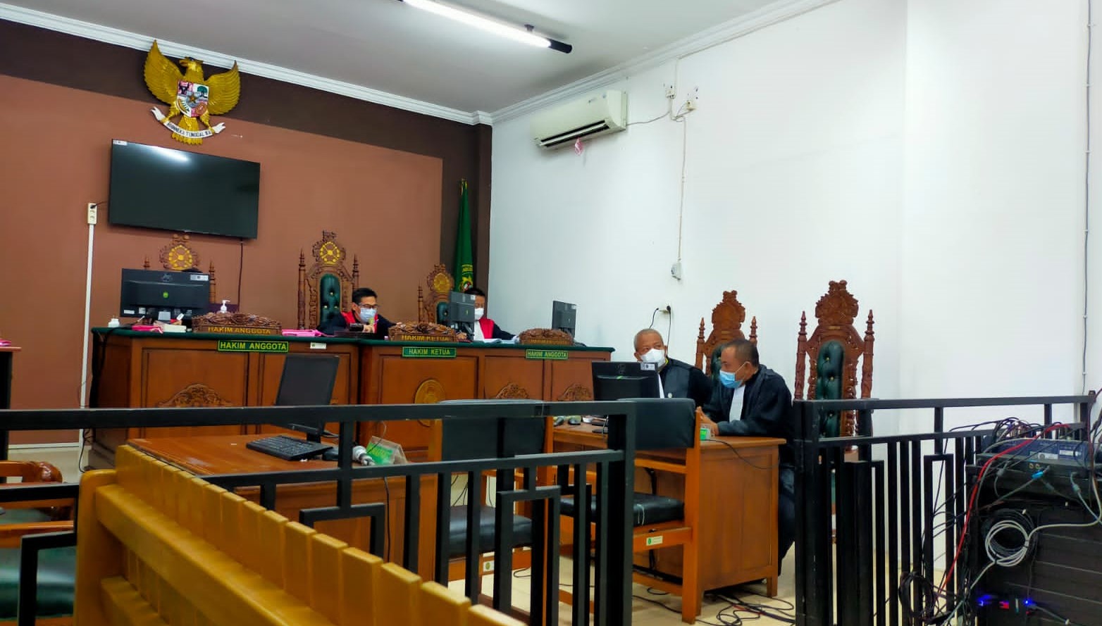 Suasana sidang dugaan tindak pidana pemalsuan surat  PT Tuah Globe Mining (TGM) di PN Palangka Raya, Kalteng, Senin (18/4/2022)