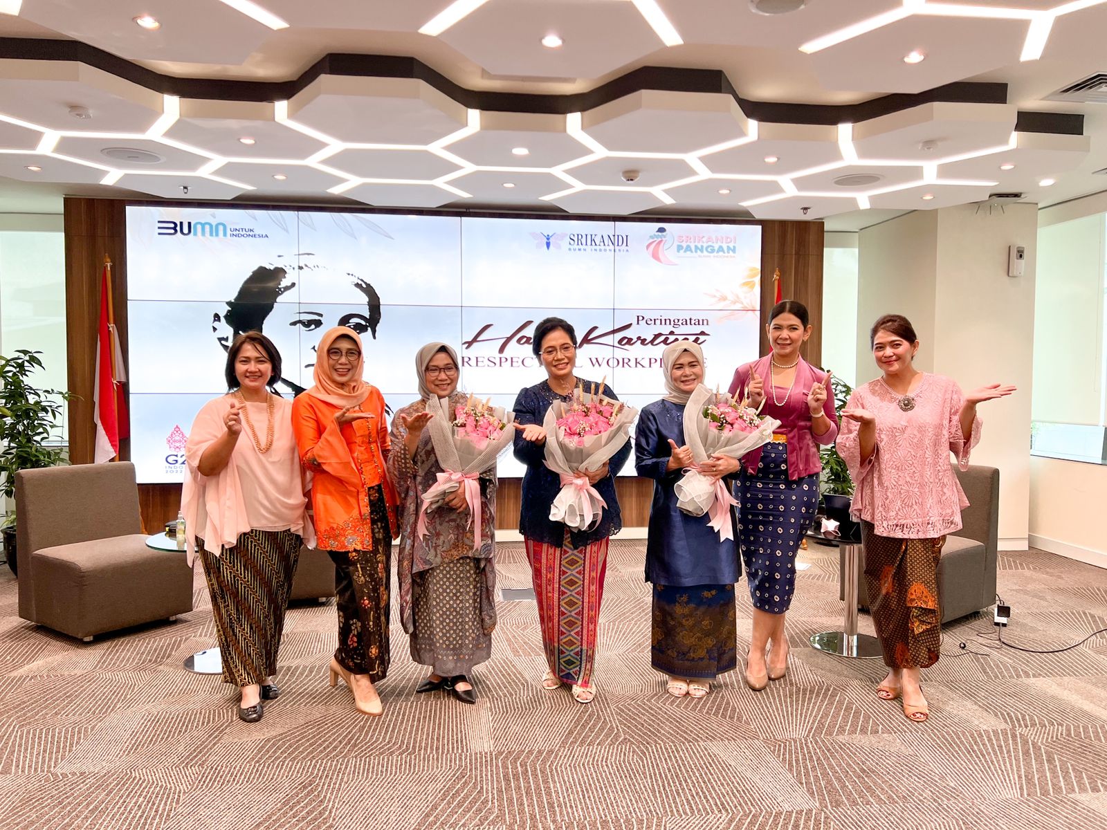 Srikandi Holding Pangan menggelar peringatan Hari Kartini, Kami (21/4).