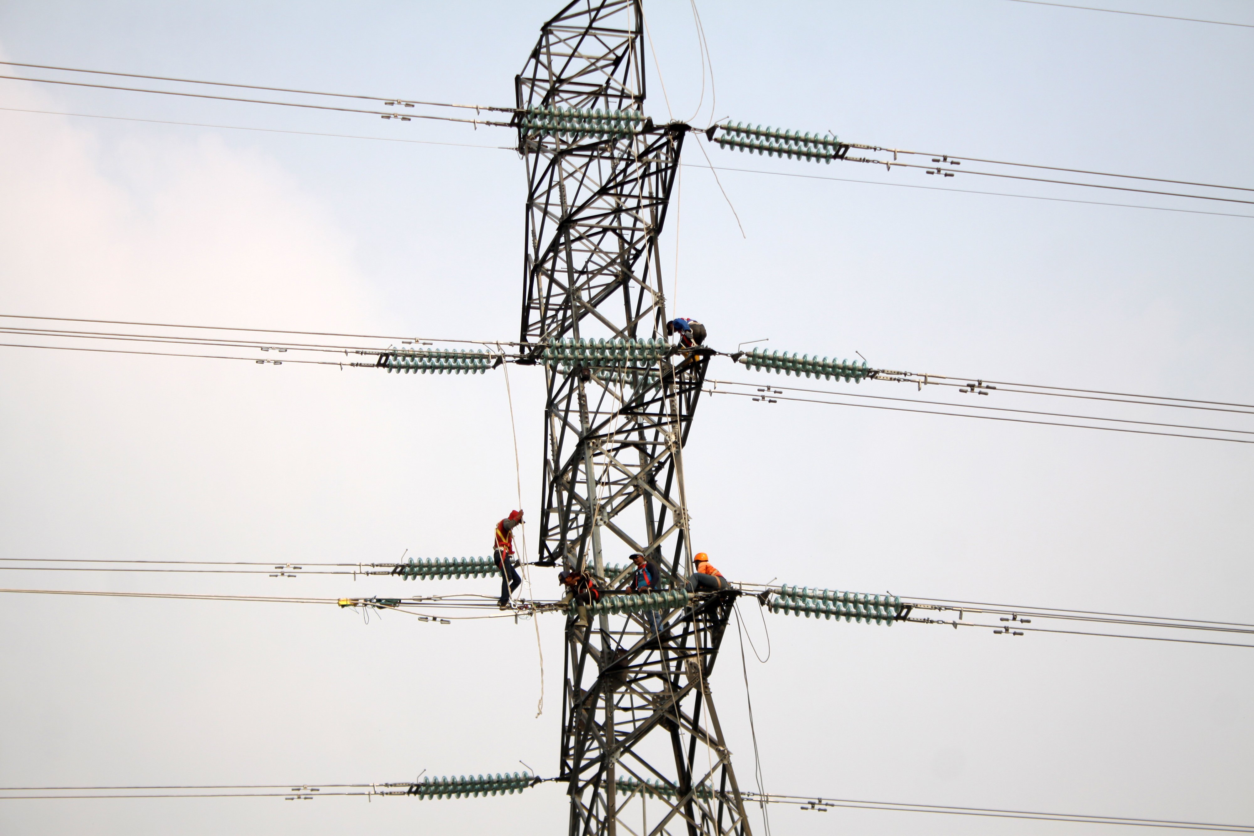 Saluran Udara Tegangan Ekstra Tinggi (SUTET)