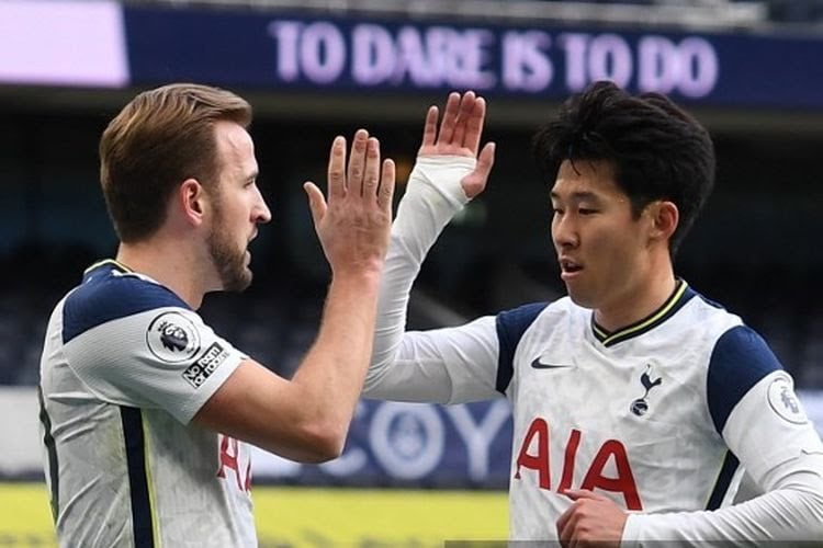 Harry Kane (kiri) dan Son Heung-min (kanan) 