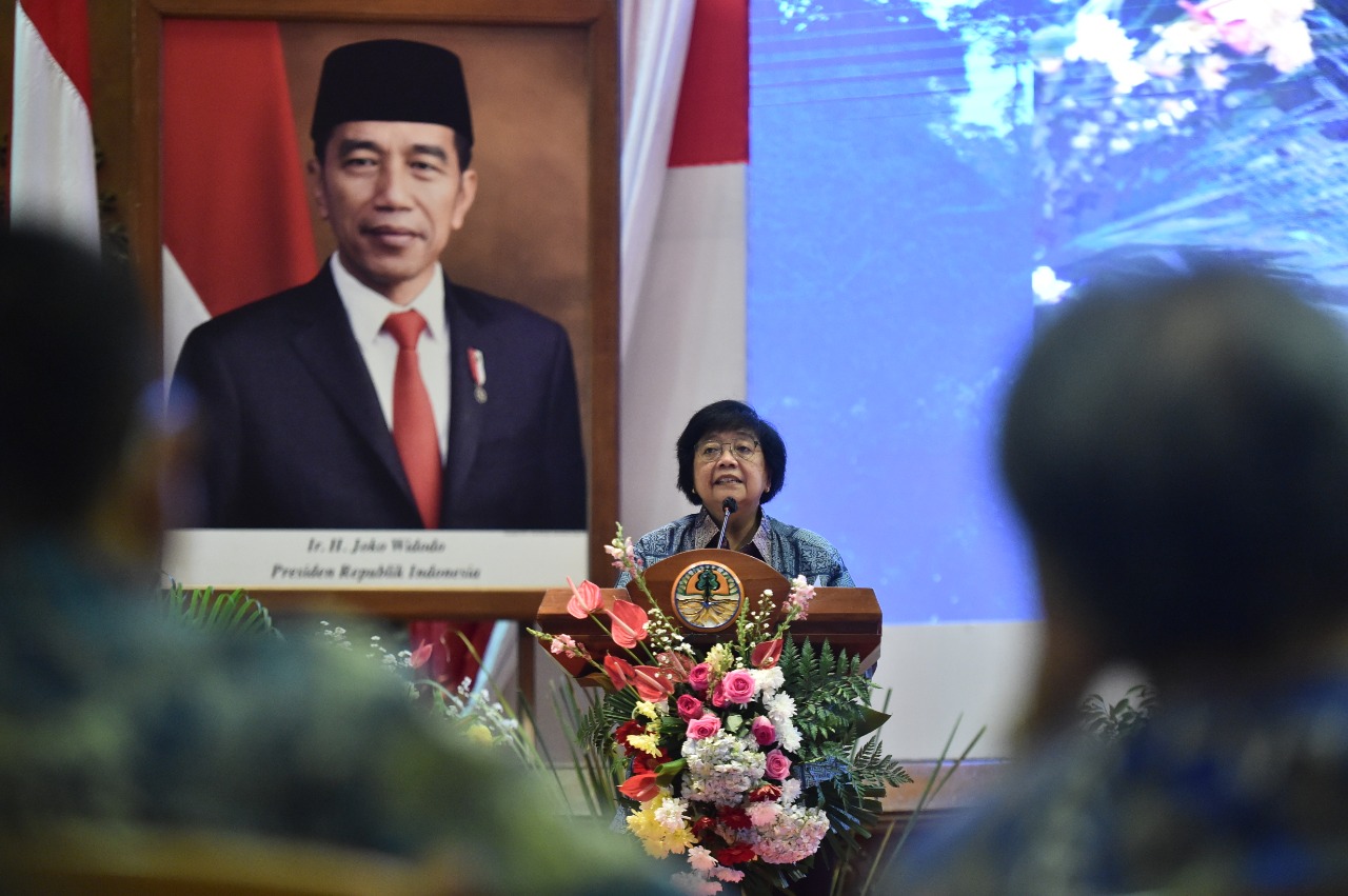 Menteri LHK Siti Nurbaya berbicara di Workshop Konsolidasi Indonesia’s FOLU Net Sink 2030.