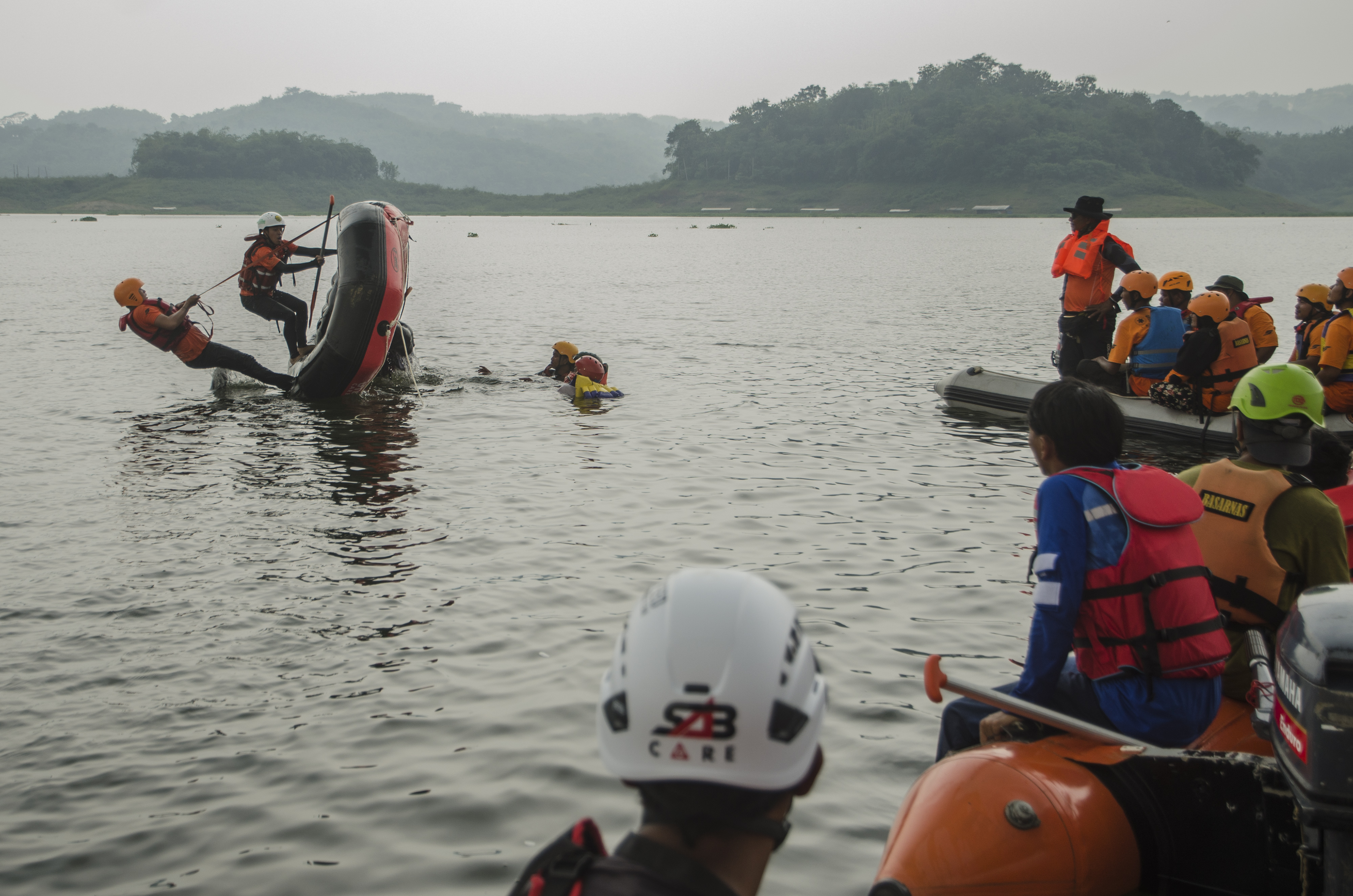 Sejumlah warga mengikui pelatihan tanggap bencana perairan