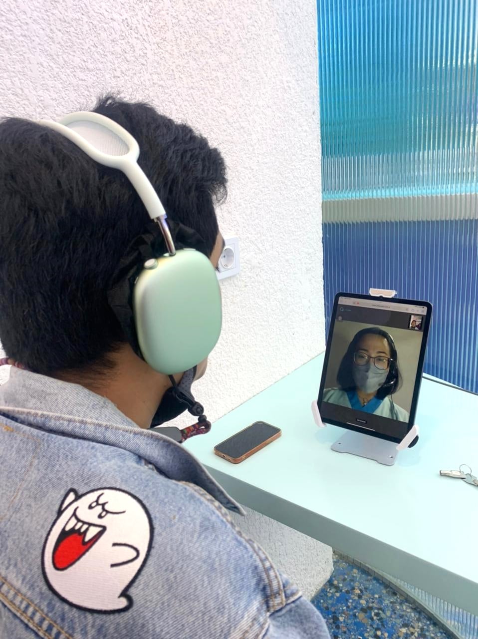 Konsultasi melalui panggilan video merupakan fitur utama AlteaCare guna memaksimalkan keefektifan konsultasi klinis.