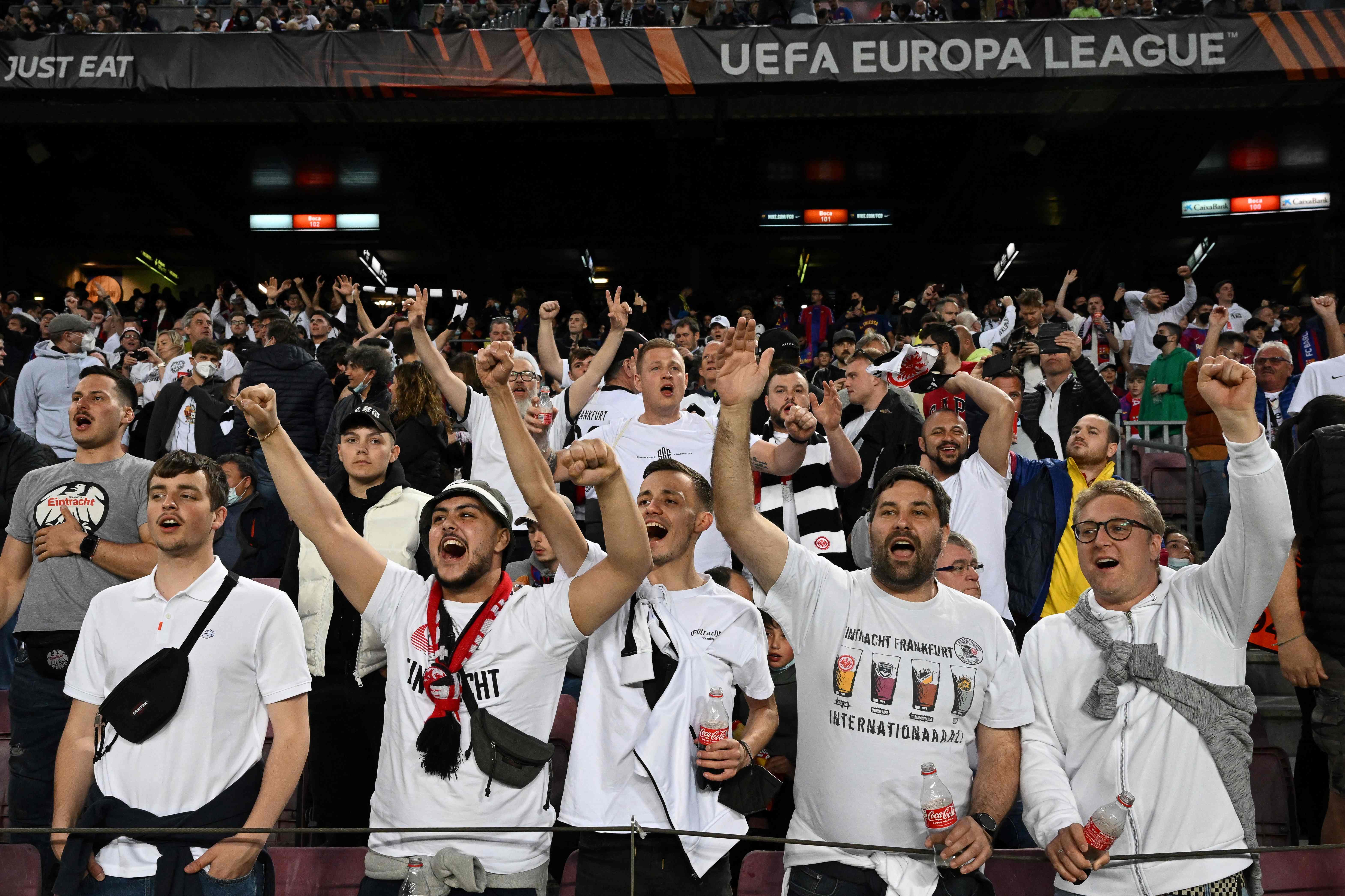 Pendukung Eintracht Siap Banjiri Stadion London