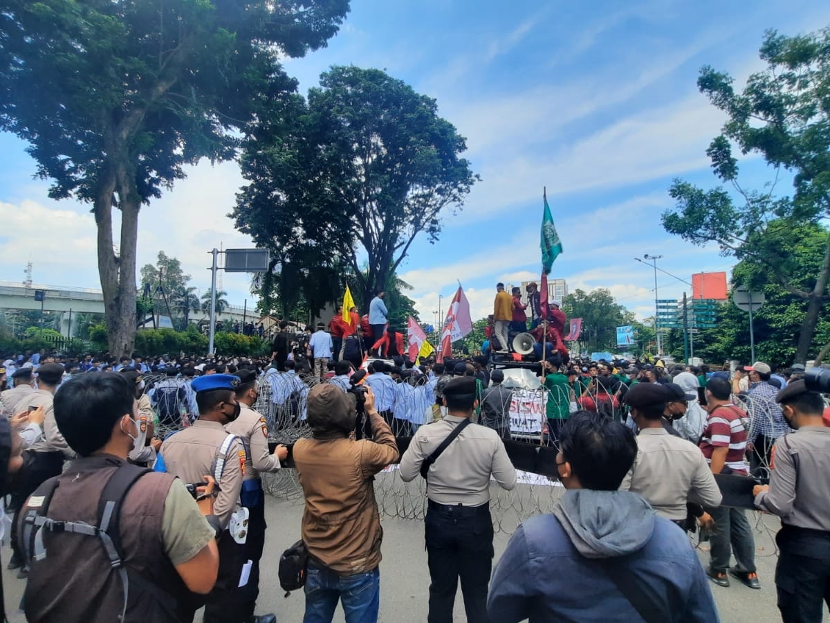 Gubernur dan Ketua DPRD Terima Tuntutan Ribuan Mahasiswa Sumsel 