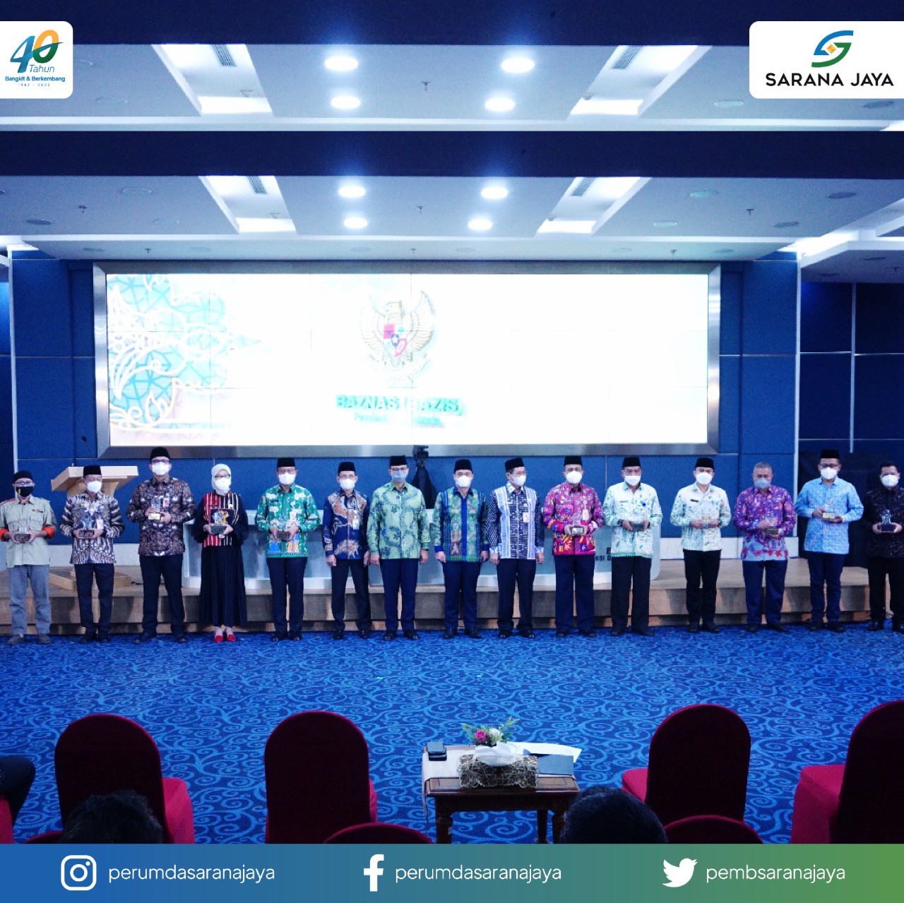 Sarana Jaya menunaikan zakat perusahaannya pads Kamis (7/4) melalui Baznas (Bazis) Provinsi DKI Jakarta di Ruang Pola, Balai Kota, Jakarta. 