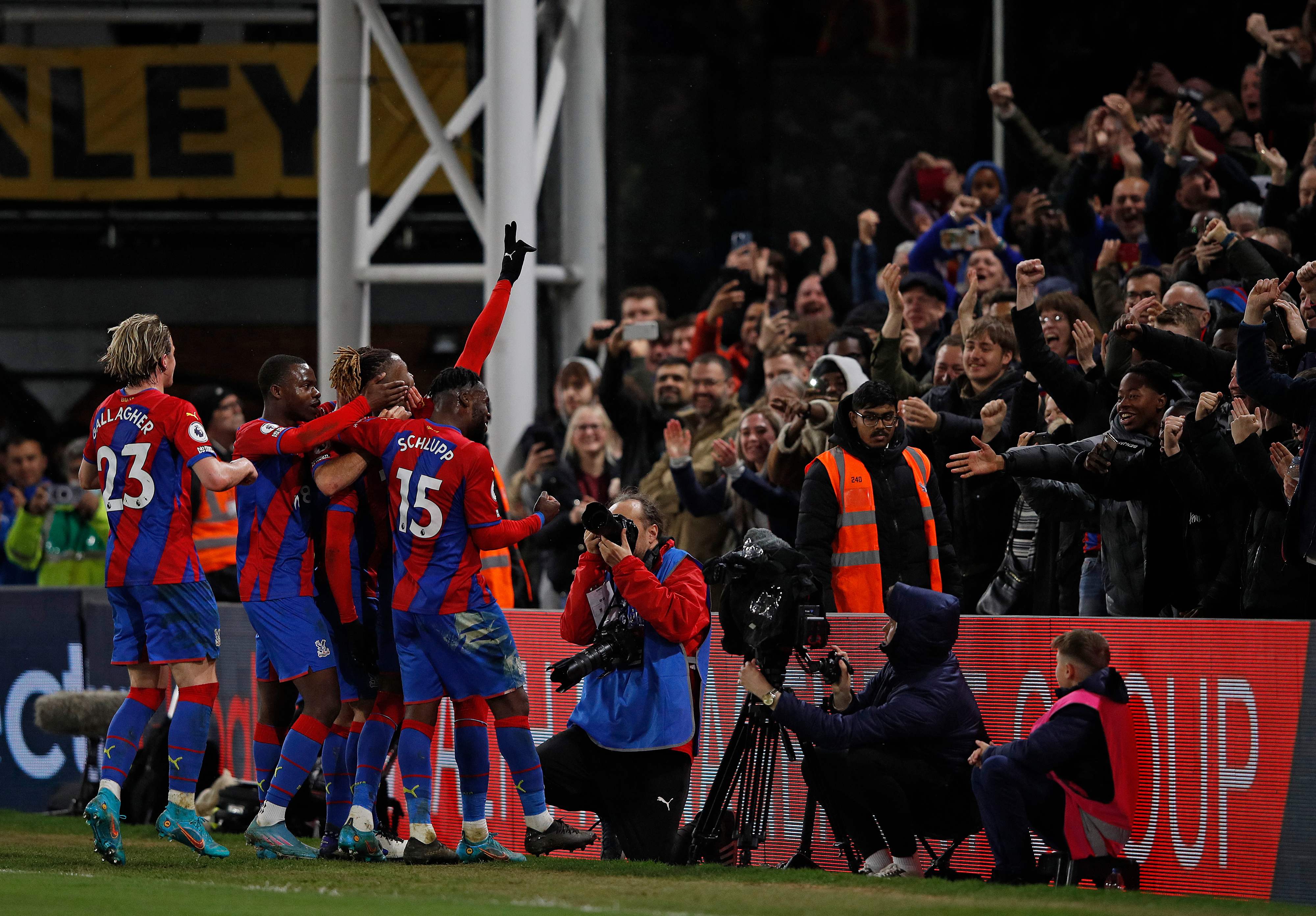Crystal Palace Menang Telak Atas Arsenal