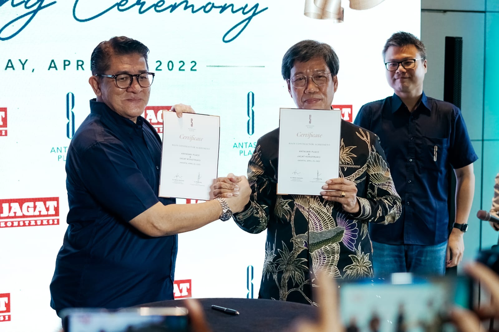 Penandatanganan MoU Prospek Duta Sukses dengan Jagat Konstruksi Abdipersada untuk pembangunan ANtasari Place