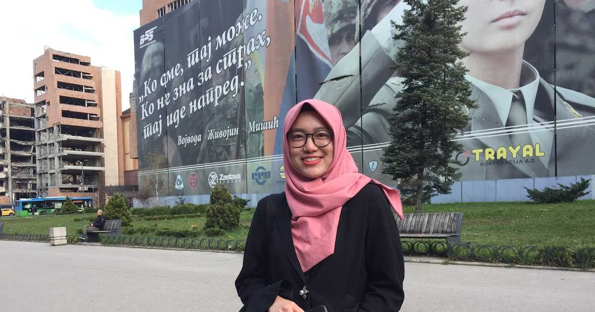 Penulis tengah mengunjungi Gedung Kementerian Pertahanan Serbia di Jalan Nemanjina, Belgrade, Serbia