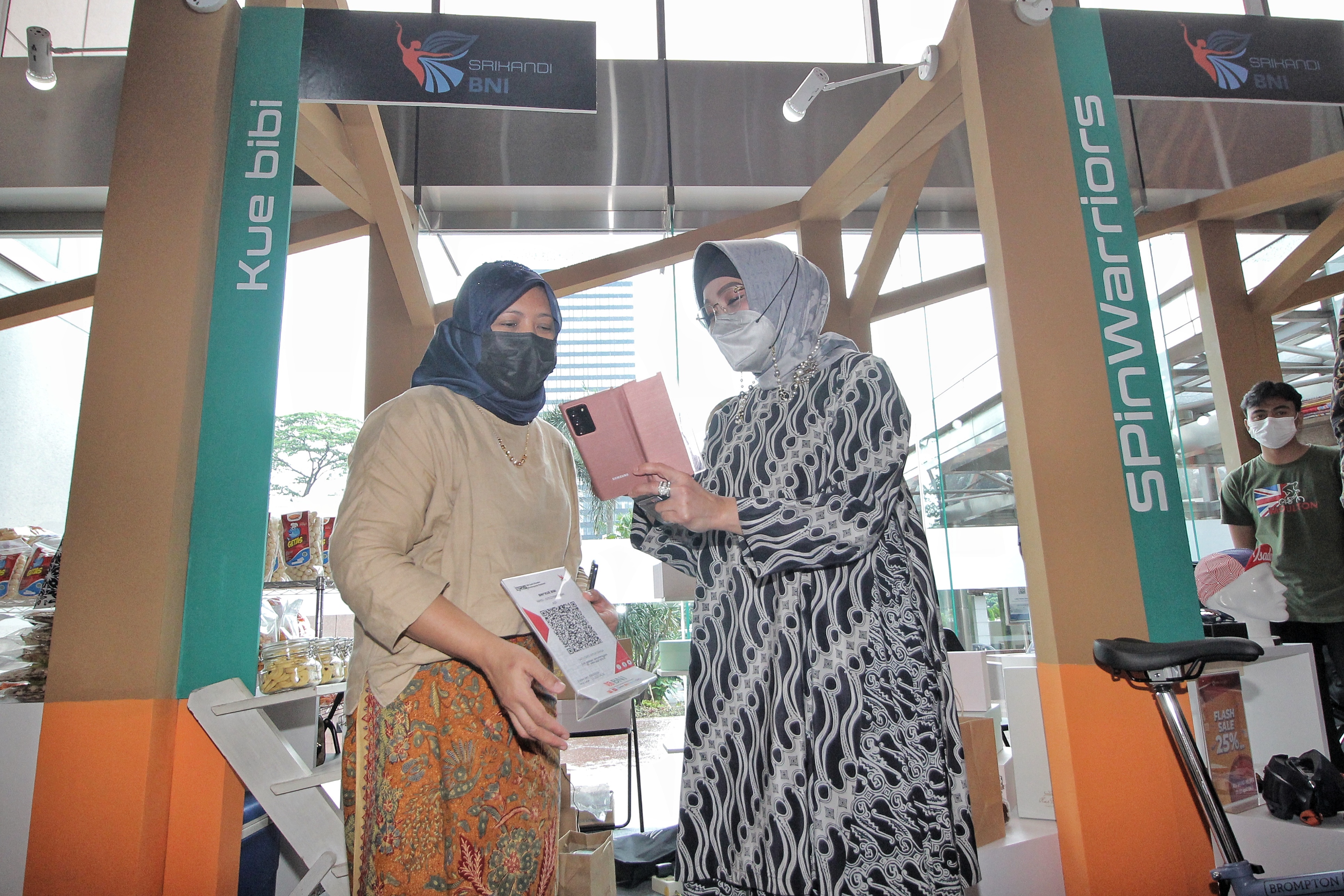 Bazar UMKM Perempuan BNI di Lobby Grha BNI pada 21-22 April 2022. 