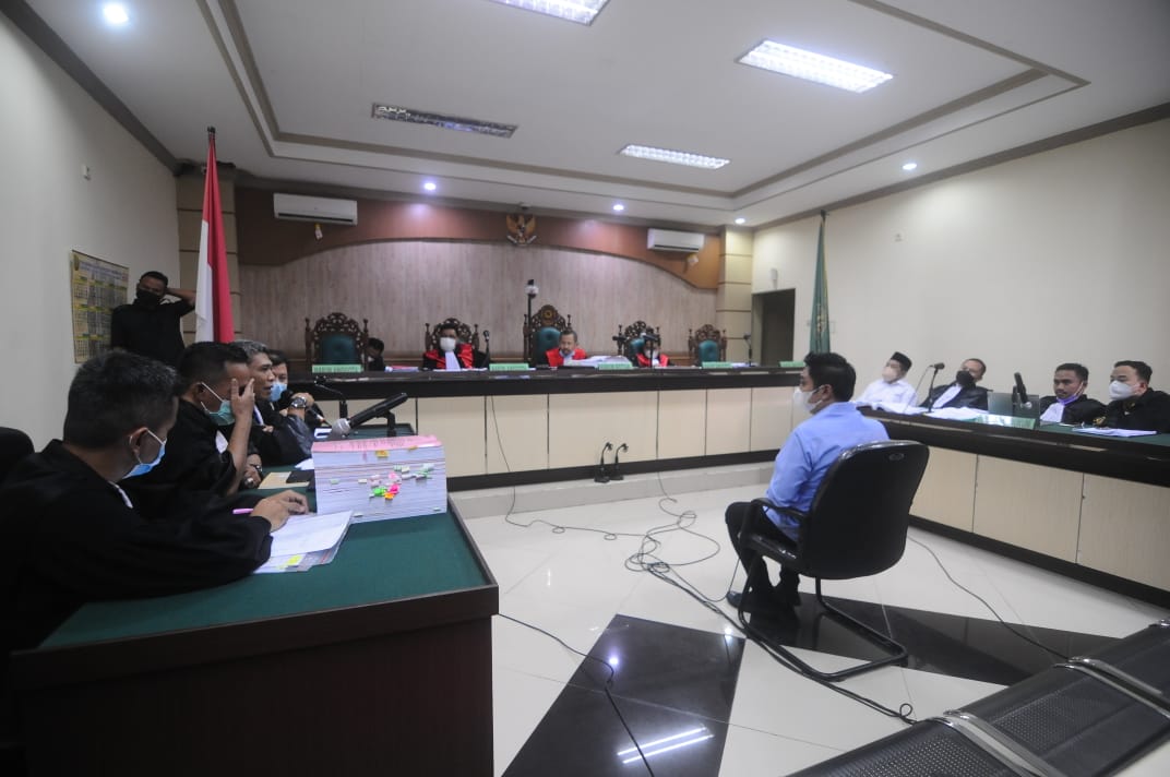 Bendahara Umum PBNU Mardani H Maming bersaksi di Pengadilan Banjarmasin dengan terdakwa Dwidjono Putrohadi, Senin (25/4) 