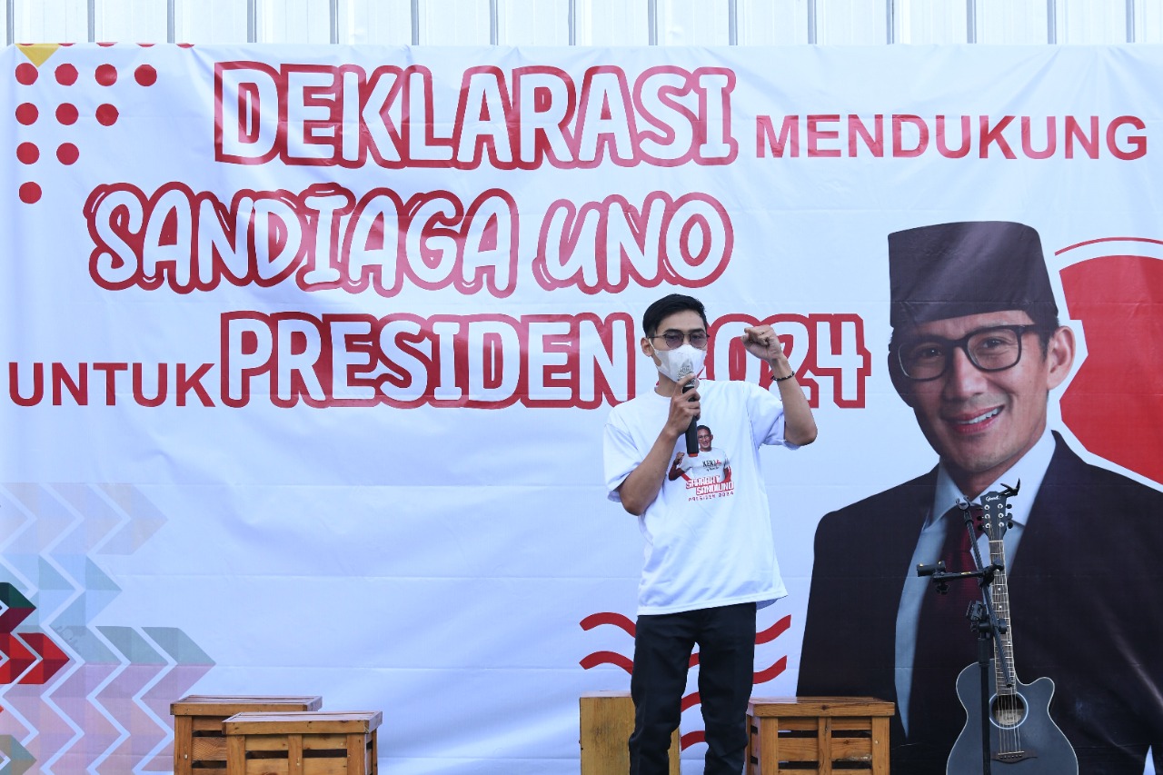 Relawan yang tergabung dalam Sahabat SandiUno Garut mendeklarasikan dukungan kepada Menparekraf Sandiaga Uno untuk menjadi Presiden 2024