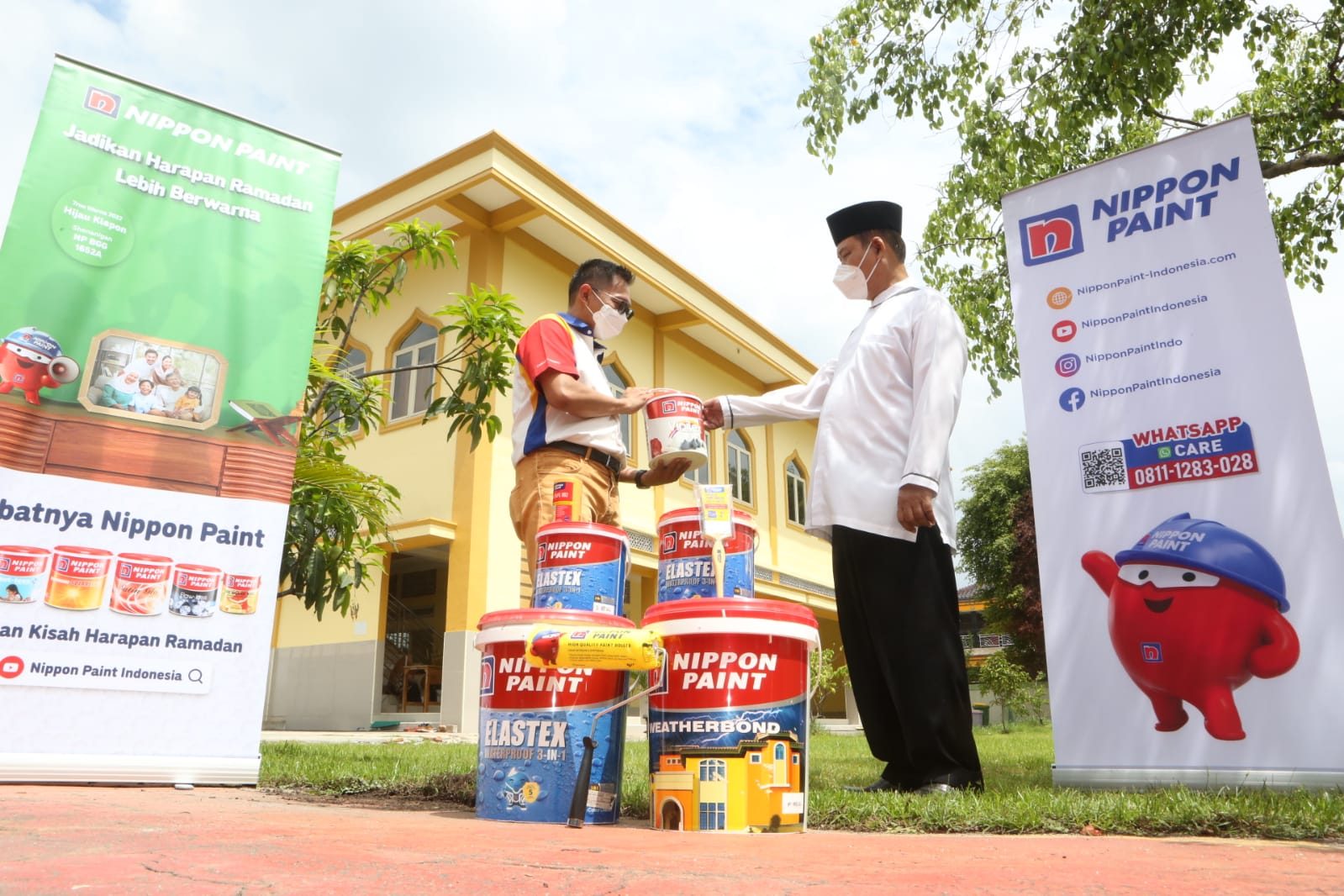 Program #RamadanLebihBerwarna Nippon Paint dengan ikut merevitalisasi masjid
