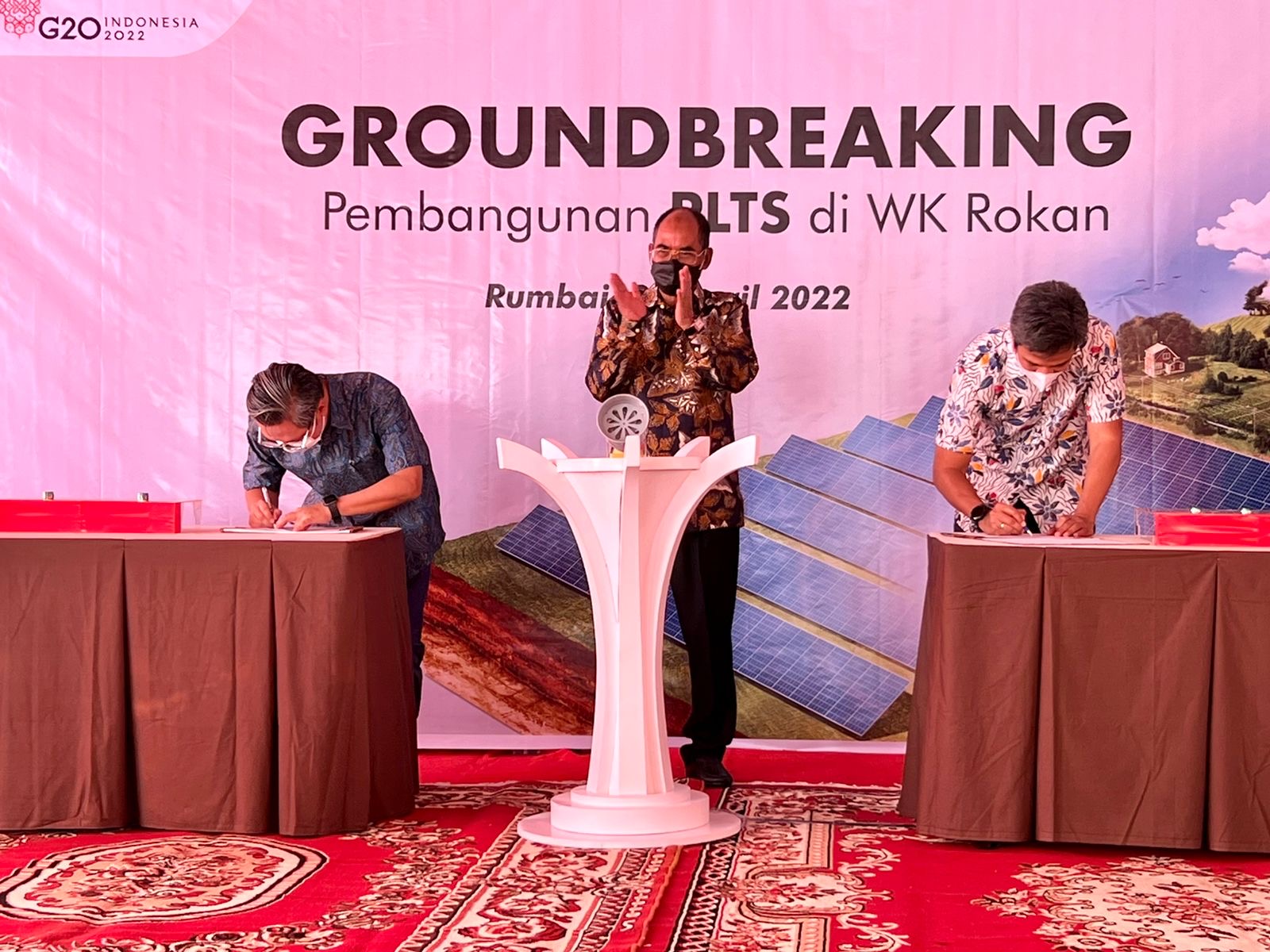 PHR dan PNRE Melakukan Groundbreaking Pembangunan PLTS Berkapasitas 25 MW
