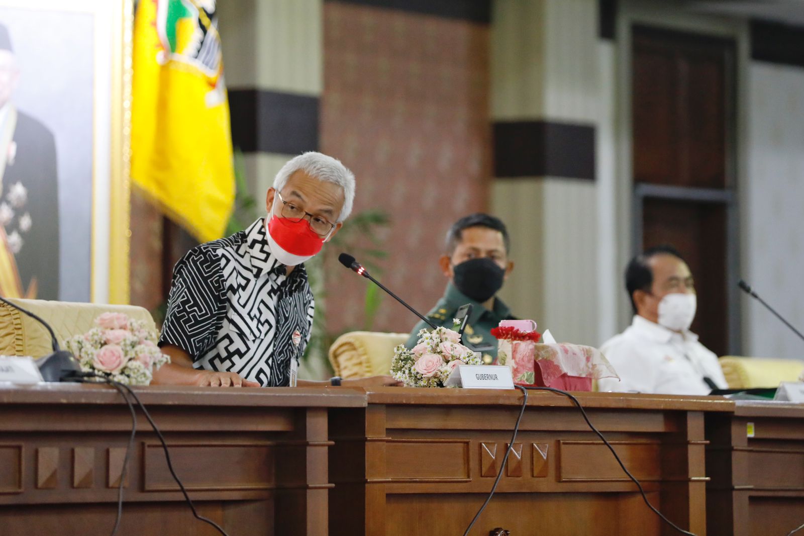 Gubernur Jawa Tengah Ganjar Pranowo dalam Rapat Forkopimda Provinsi Jawa Tengah pada Rabu (27/4).