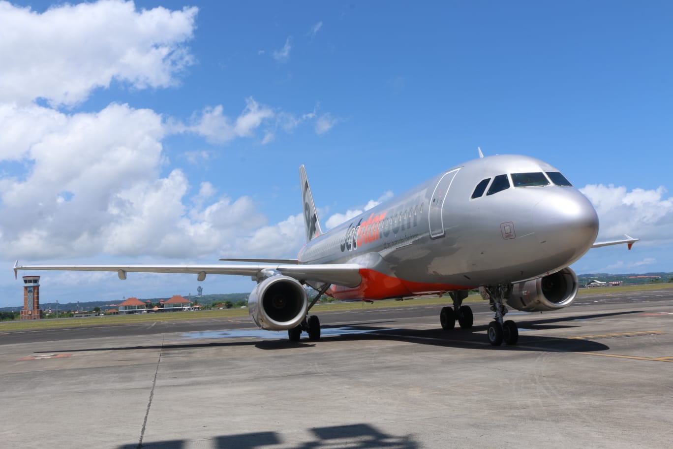 Pesawat Jetstar Rute Perth-Bali mendarat di Badara I Gusti Ngurah Rai, Bali