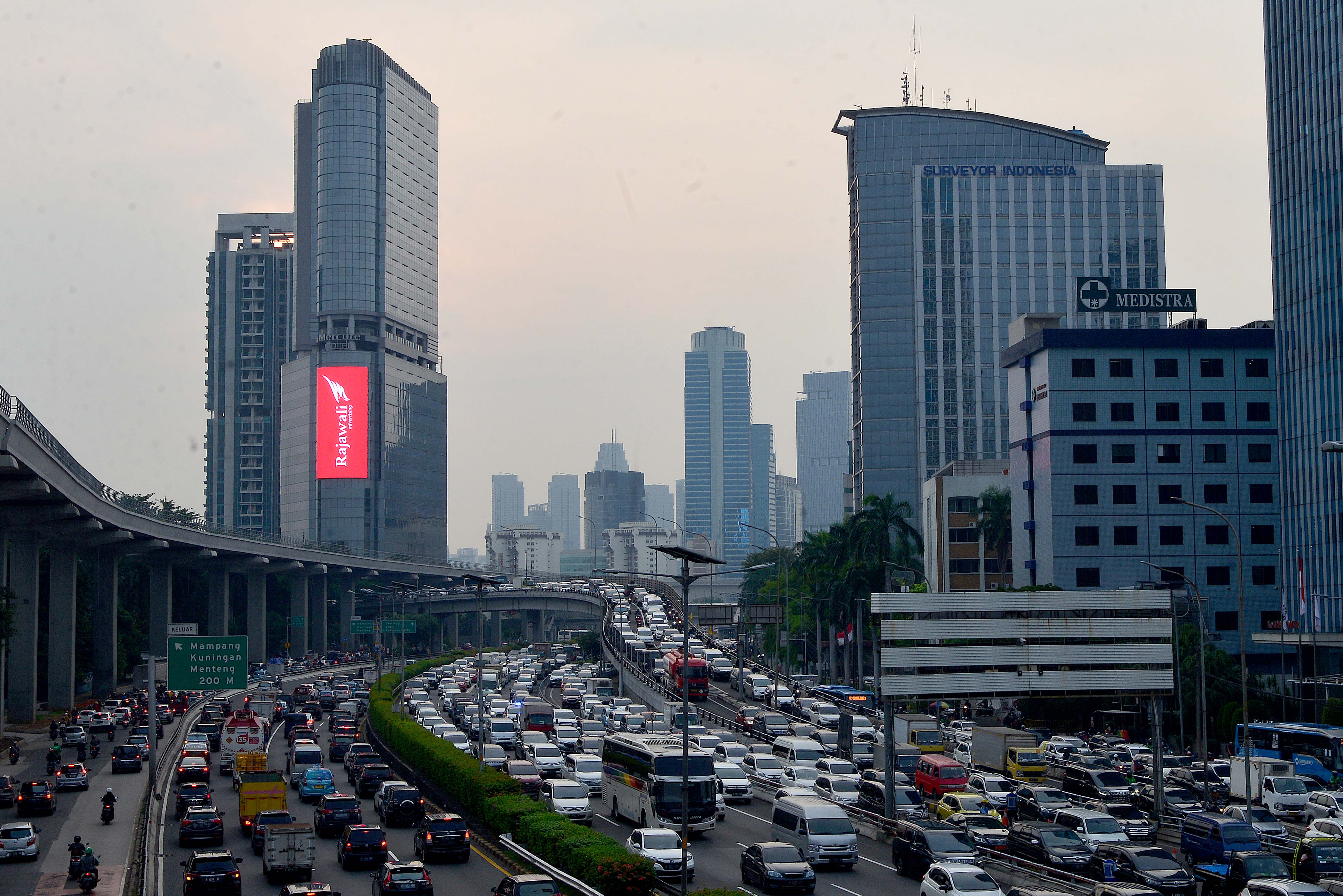 Jakarta Macet Sore Hari, Polisi: Warga Ingin Buka Puasa di Rumah