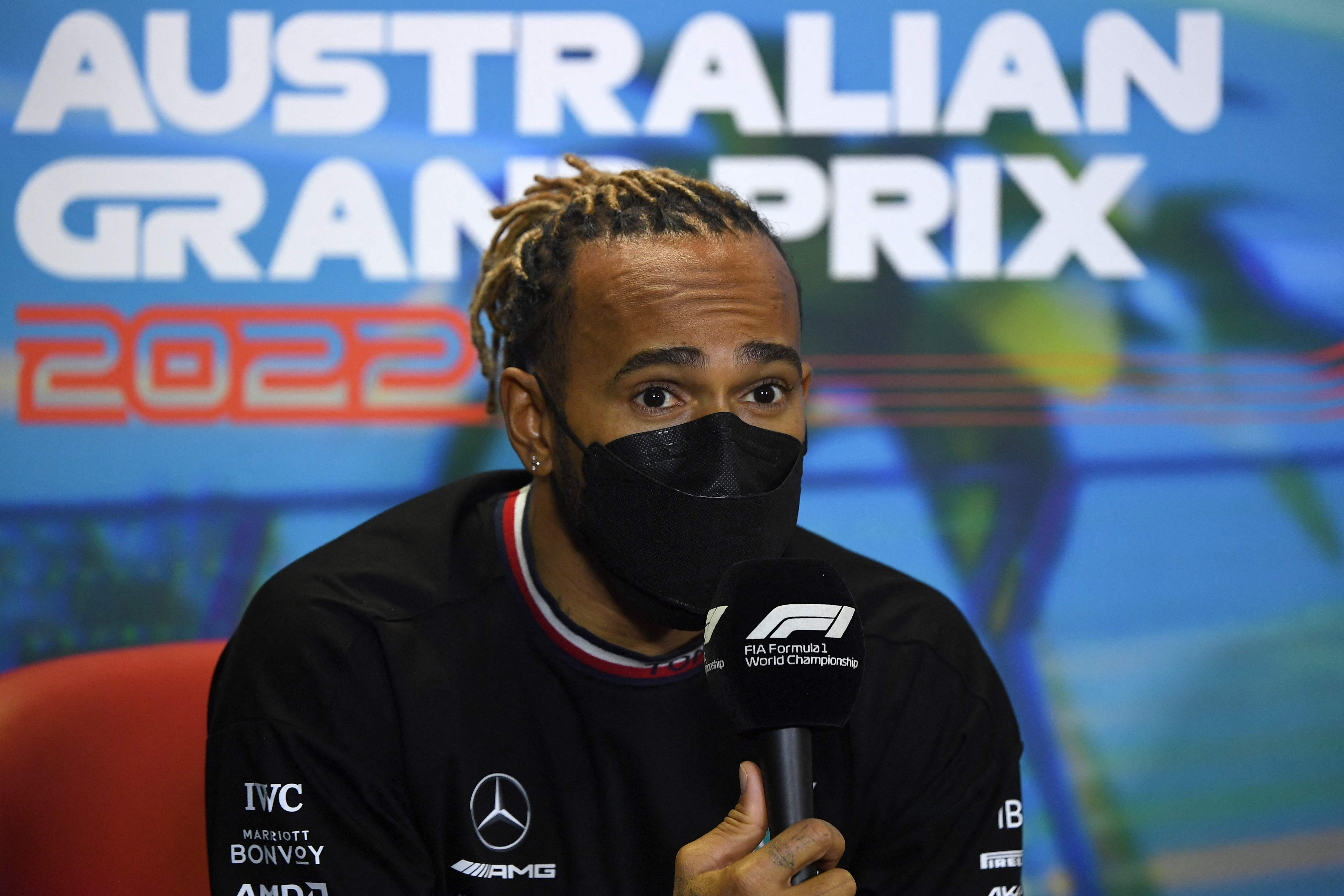 Pembalap Formula 1 untuk tim Mercedes Lewis Hamilton