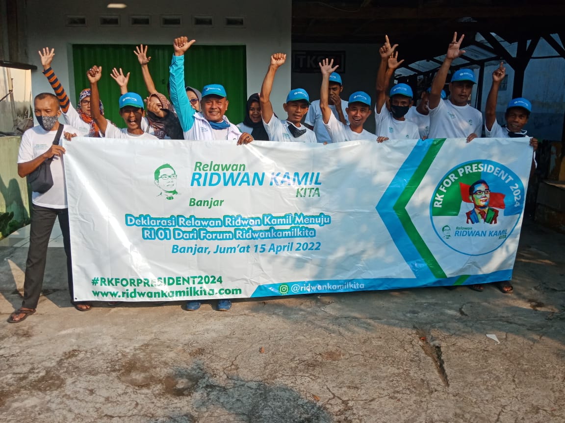 Sejumlah warga Kota Banjar, Jawa Barat, mendukung Ridwan Kamil maju di Pilpres 2024