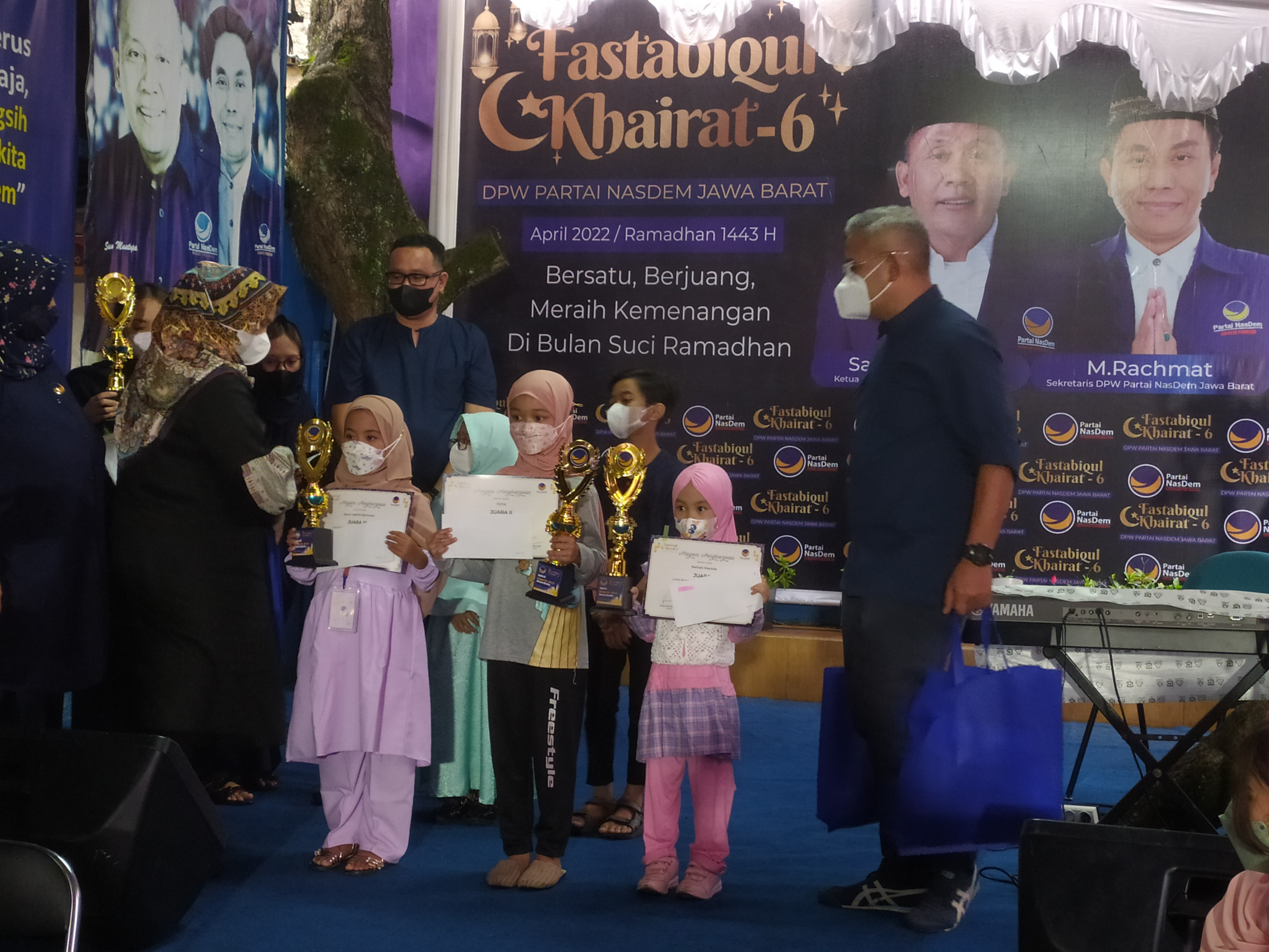 NasDem Jawa Barat bersama anak-anak yatim