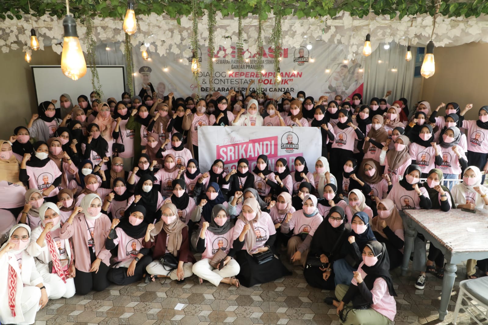 Srikandi Ganjar Kalimantan Barat (Kalbar) menilai Gubernur Jateng Ganjar Pranowo peduli kepada kalangan perempuan.