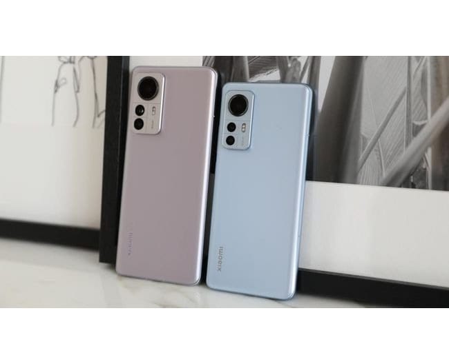 Xiaomi 12 Pro dan Xiaomi 12