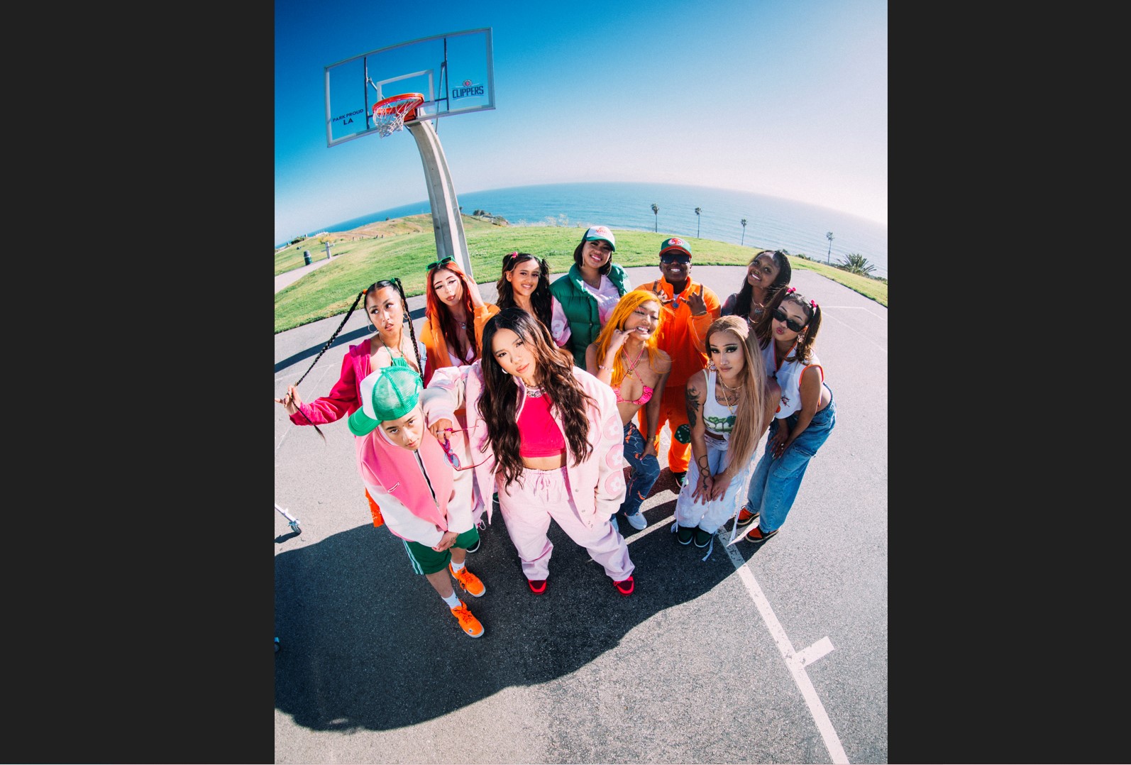 Penampilan Thuy di video musik Inhibitions