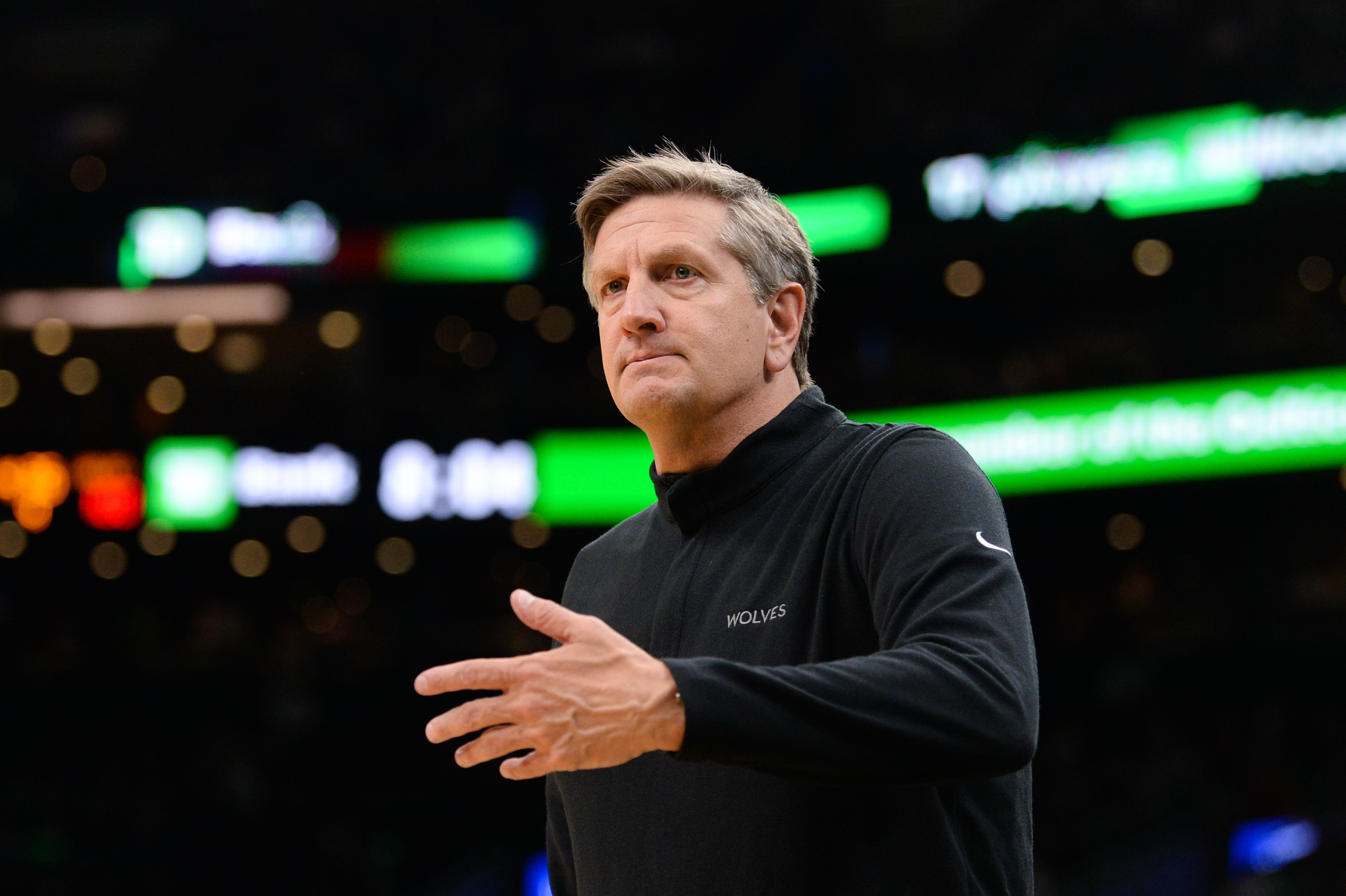 Pelatih Kepala Minnesota Timberwolvs Chris Finch