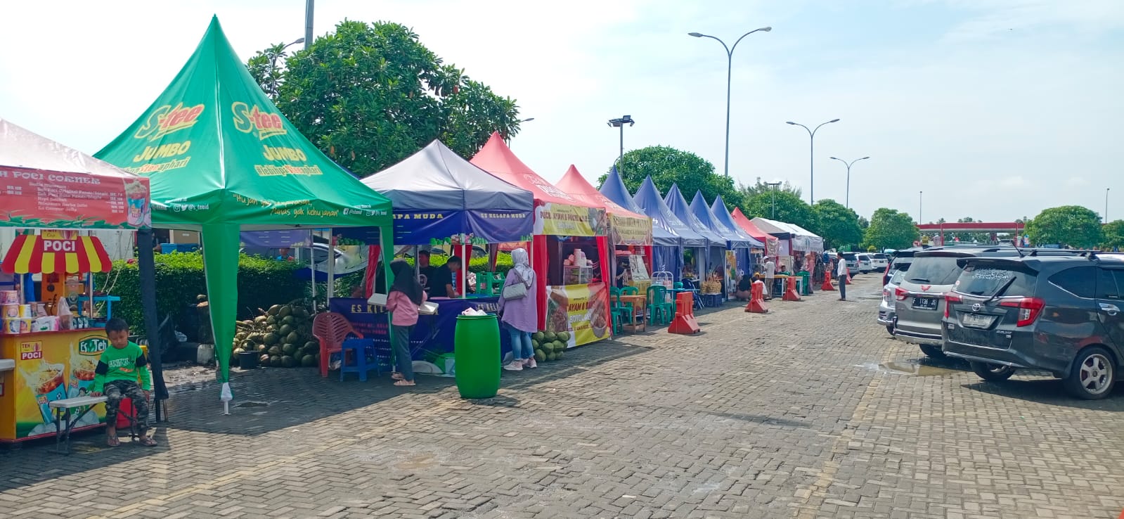 Kegiatan Ramadan Fair 2022 yang diselenggarakan di Rest Area Km 166 Tol Cipali dari 22 April hingga 8 Mei.
