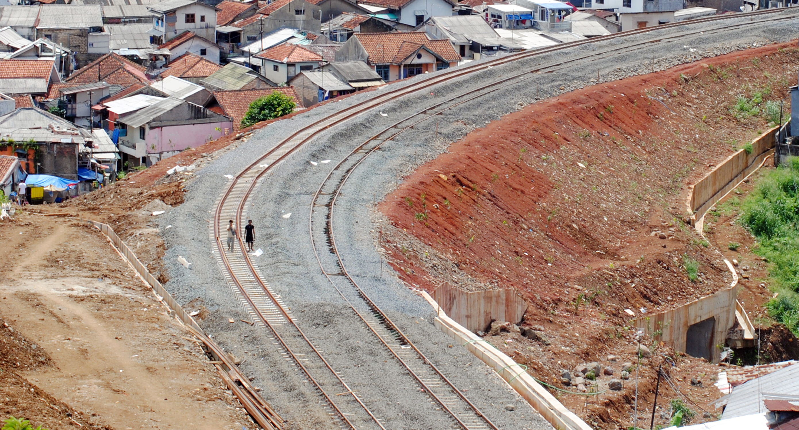 Jalur ganda KA Bogor-Sukabumi.