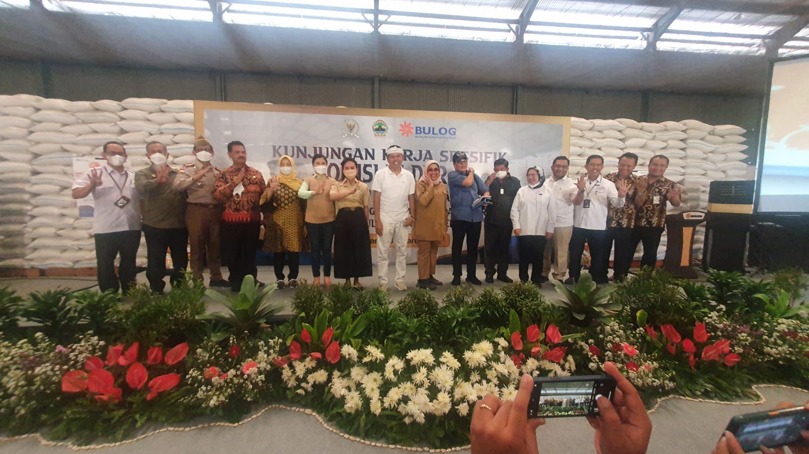 Komisi IV DPR-RI melakukan kunjungan ke  Gedung Bulog Randugarut Kecamatan Tugu Semarang, jawa Tengah.