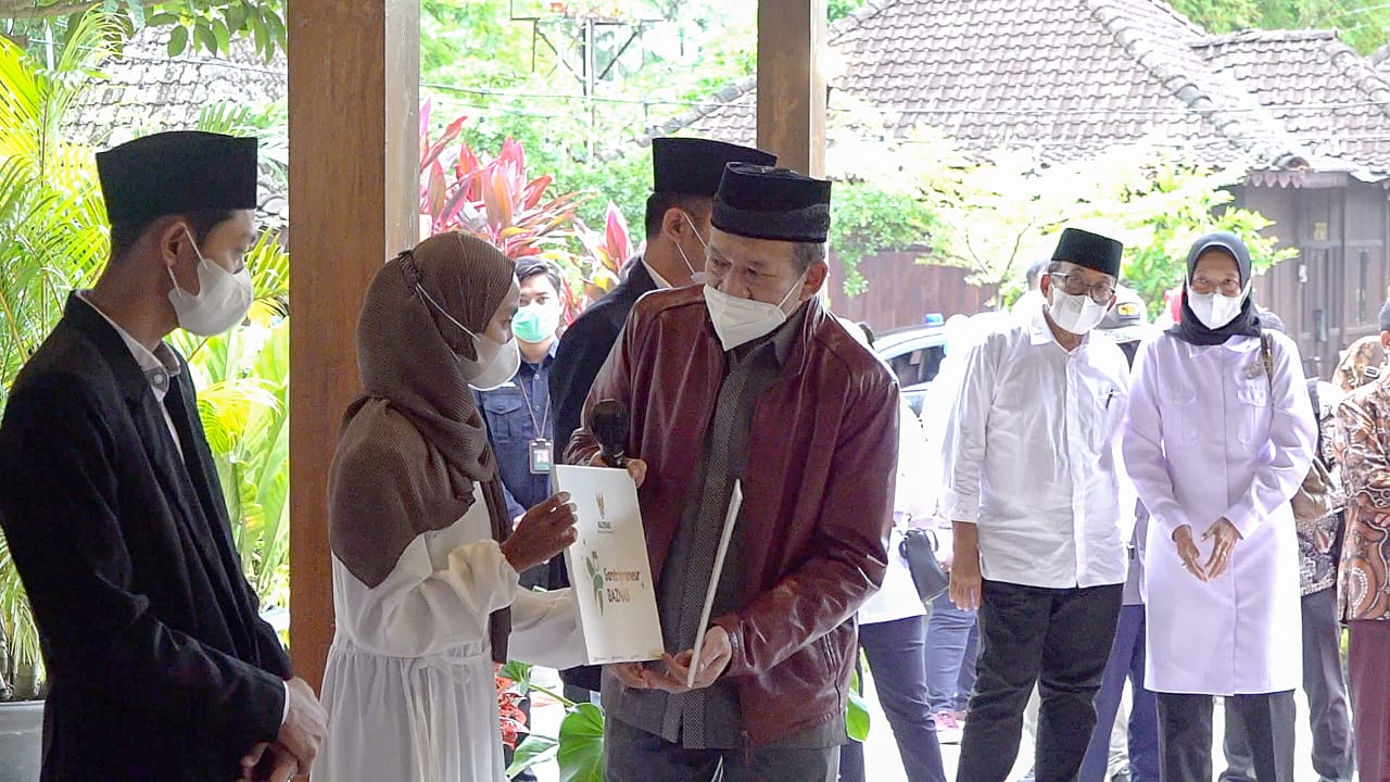 Penyauran program santripreneur Baznas di Magelang