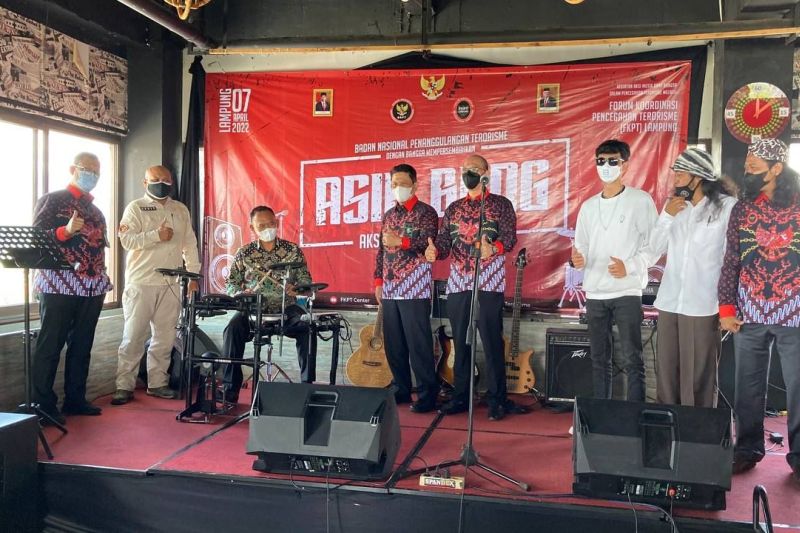 Festival Aksi Musik Anak Bangsa (Asik Bang) yang digelar BNPT di Kabupaten Pringsewu, Lampung, Kamis (7/4).
