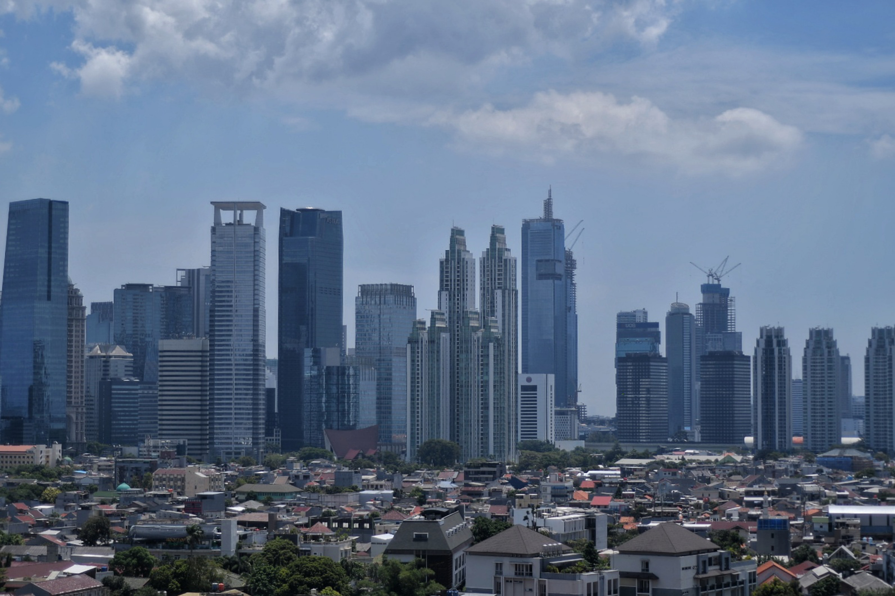 Lanskap perkotaan terlihat dari kawasan Kuningan, Jakarta.