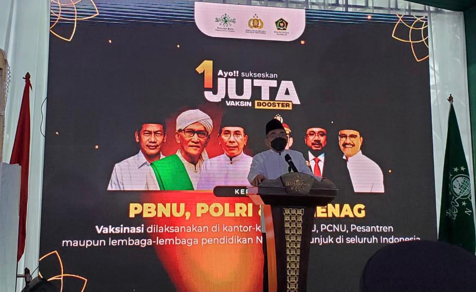 Ketua Umum PBNU KH Yahya Cholil Staquf (Gus Yahya) saat launching 1 juta vaksin di kantor PBNU, Jakarta, Kamis (21/4/2022).