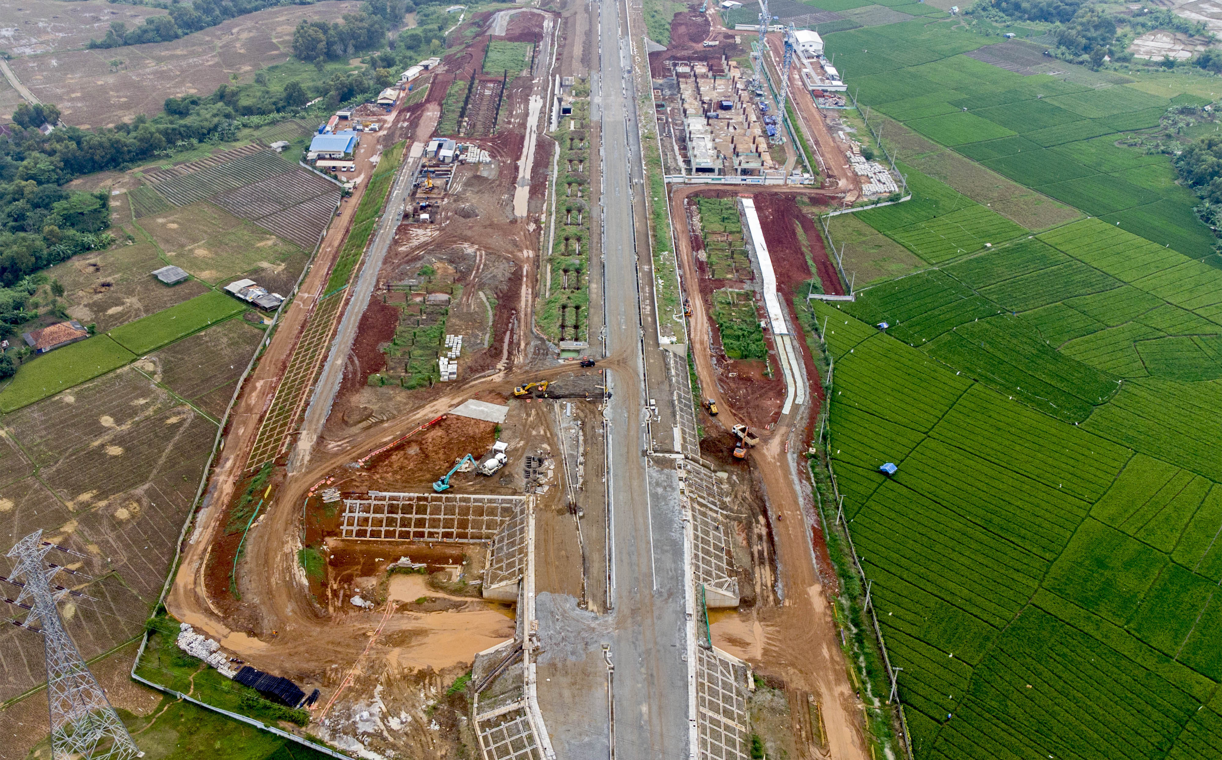 Foto udara pembangunan Kereta cepat Jakarta-Bandung