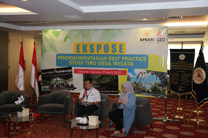 Kegitan “Ekspose Pendokumentasian Best Practice dan Studi Tiru Desa Wisata” yang digelar secara daring.