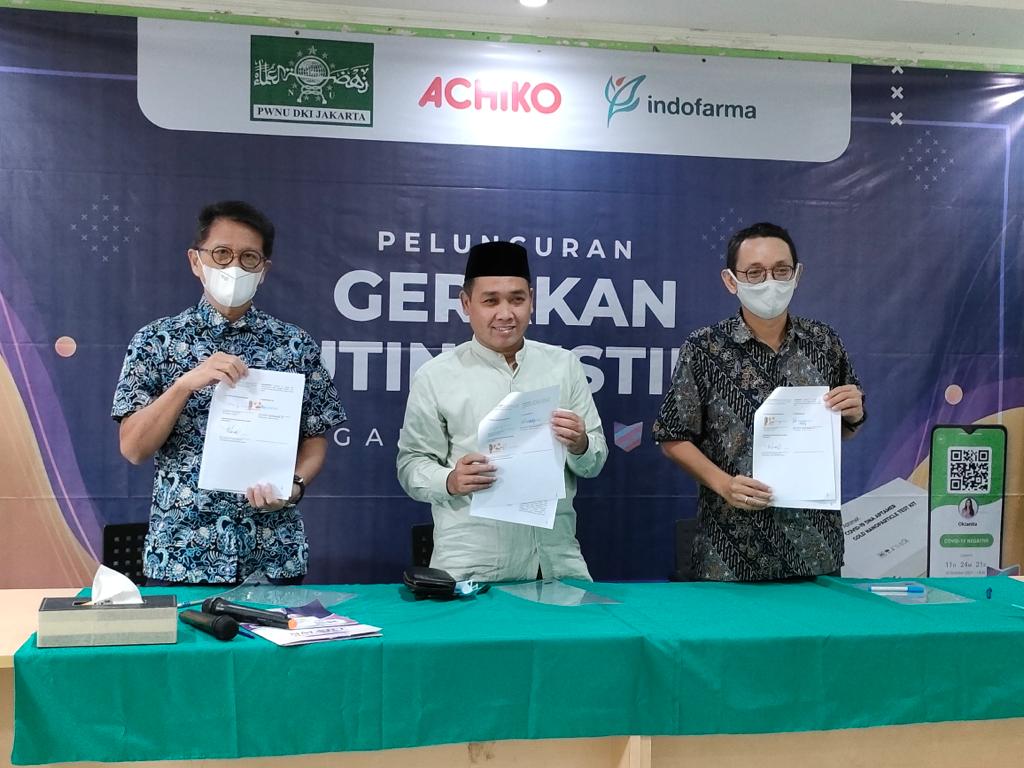 Penandatangan nota kesapahaman kerja sama antara PWNU DKI Jakarta, Indofarma dan Achiko peluncuran AptameX, alat tes Covid-19.