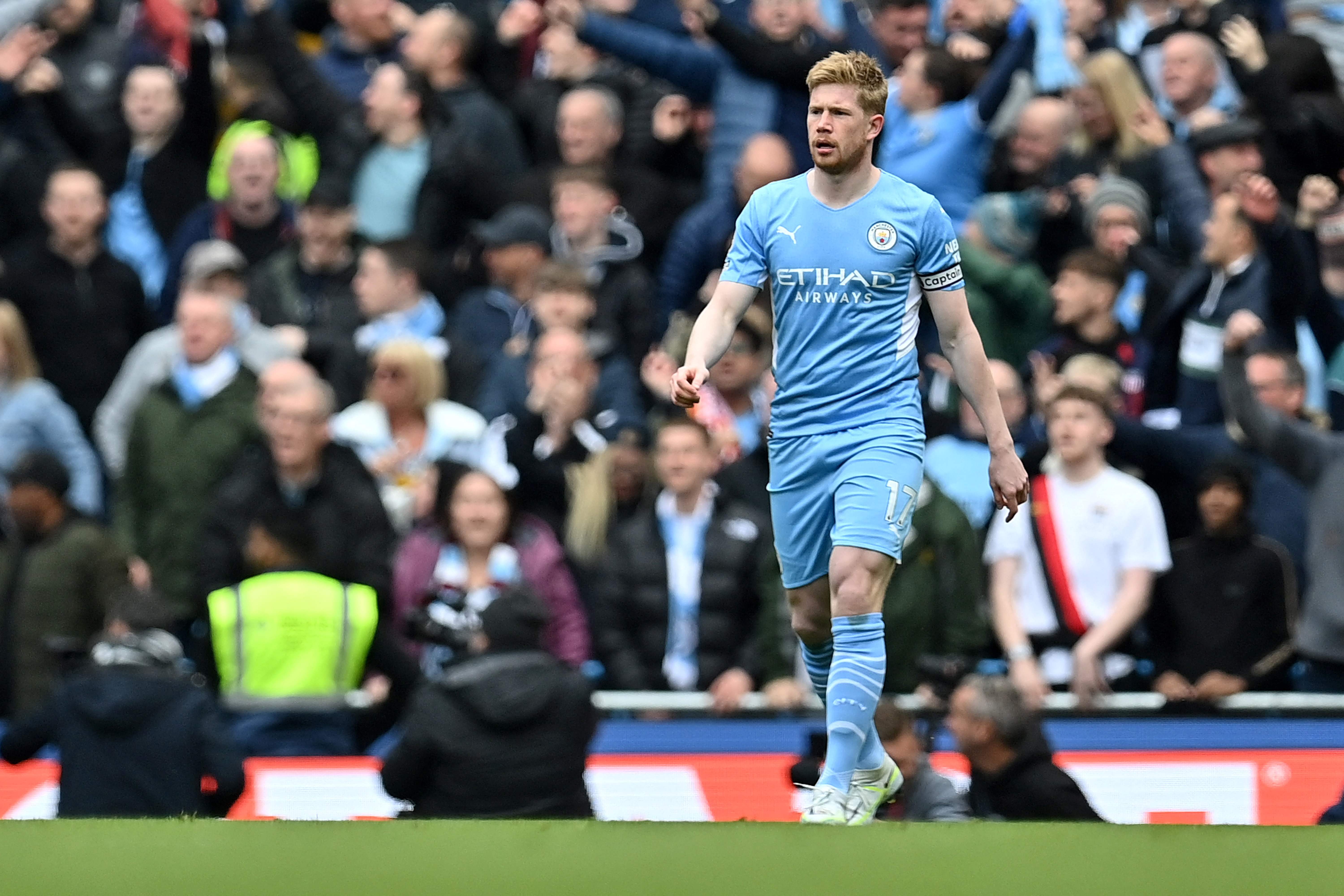 Gelandang Manchester City Kevin De Bruyne melakukan selebrasi usai mencetak gol ke gawnag Liverpool di laga Liga Primer Inggris.